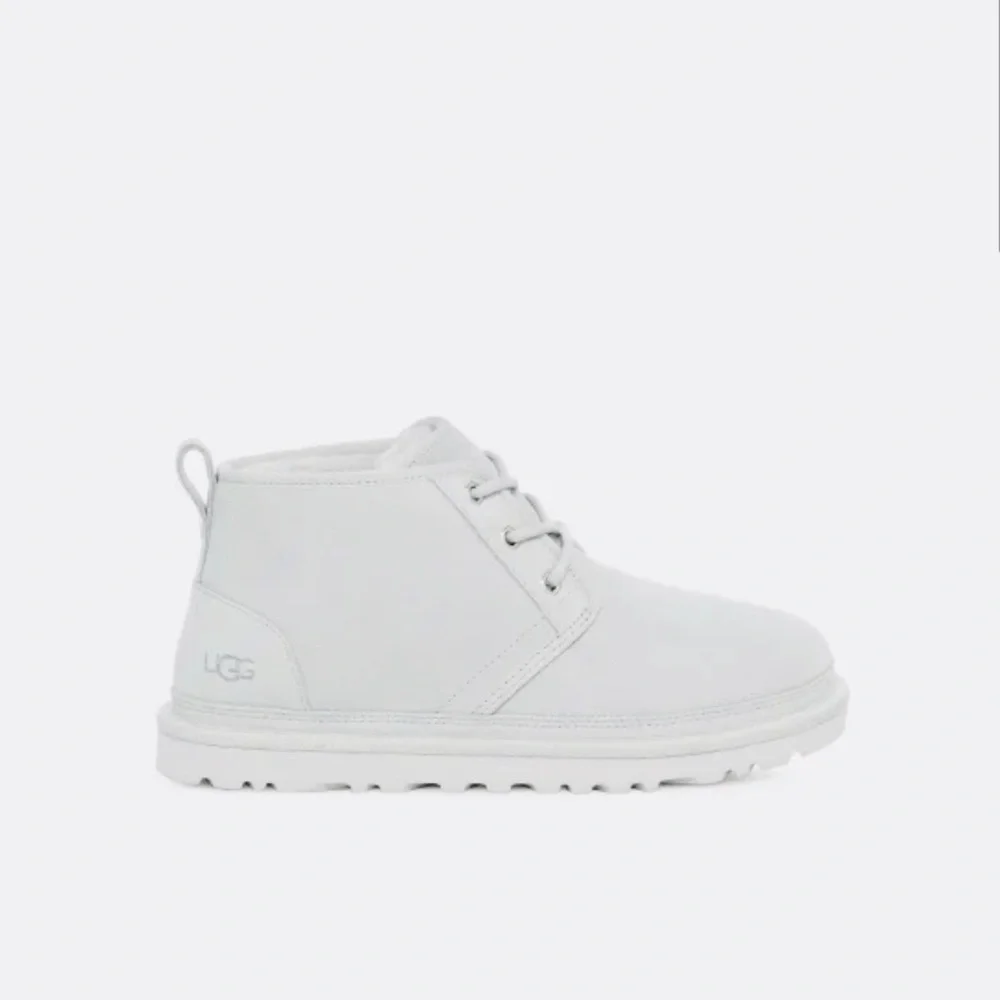UGG Neumel Classic Off White Unisex Chukka Boots Size W 11 M 9 NEW